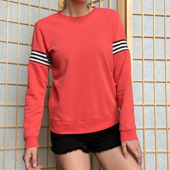 ❣️ADIDAS CREW SWEATER - Picture 2 of 5